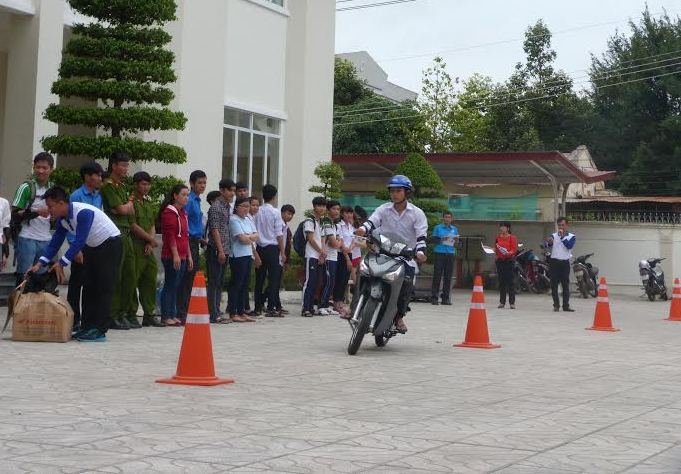 Hội LHTN Việt Nam tỉnh Tây Ninh tổ chức Ngày hội tuyên truyền pháp luật về giao thông 